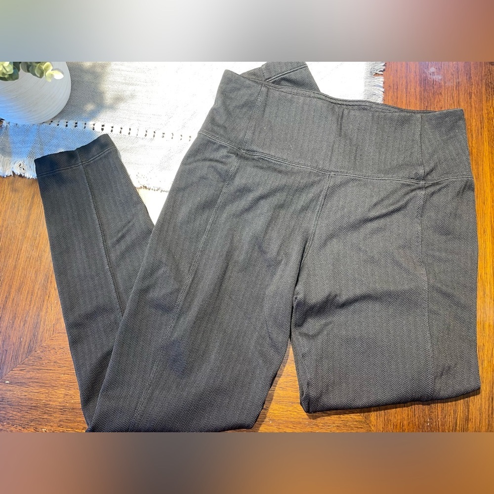 Woman’s size small athleta brand leggings